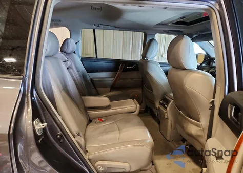 2010 Toyota Highlander Limited z USA, uszkodzony, nr VIN 5TDDK3EHXAS027118